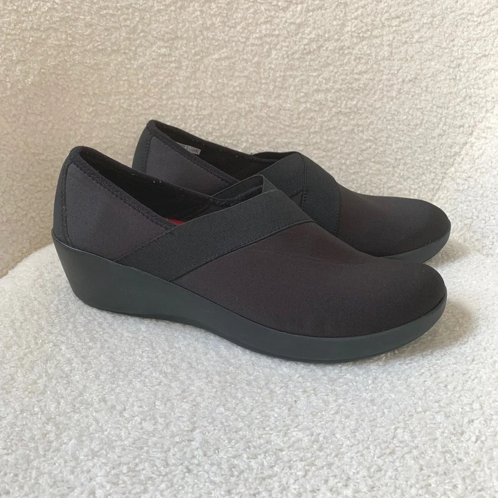 Crocs Women's Busy Day Stretch Wedge Dual Comfort Black Size 11 Slip On Shoes